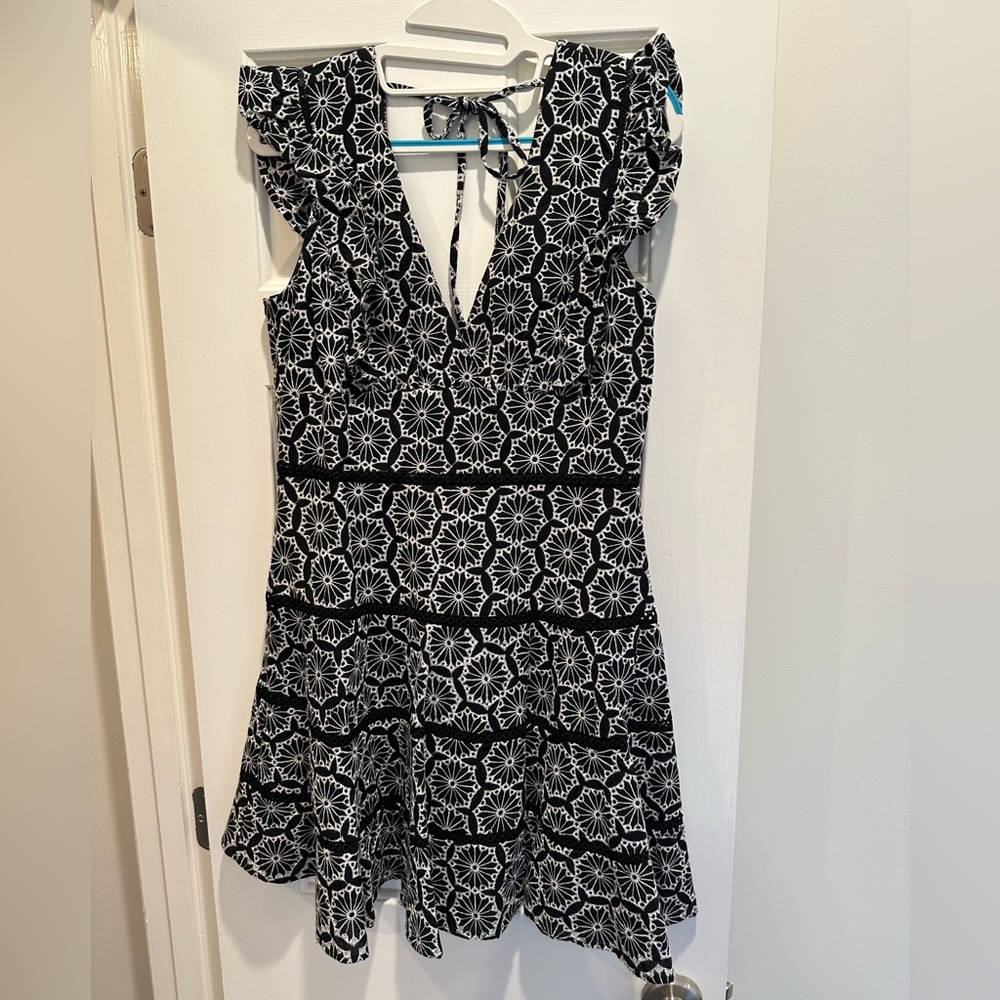 Black & white dress!